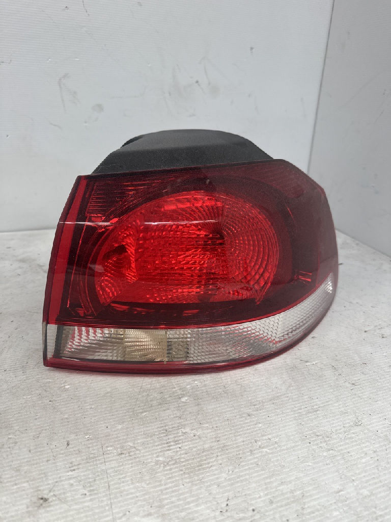 RH tail light