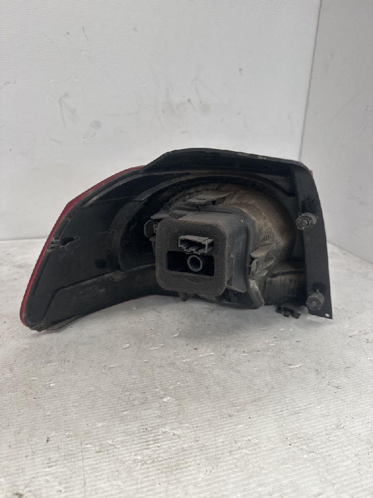 RH tail light photo 2