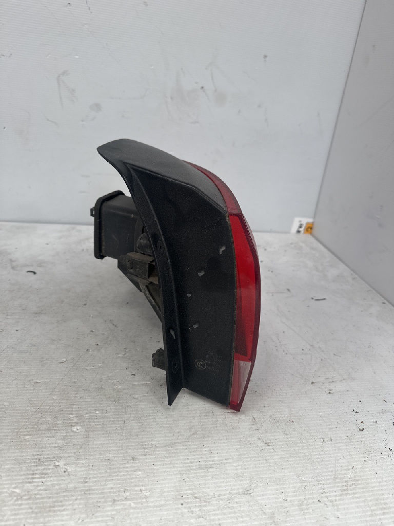 RH tail light photo 3