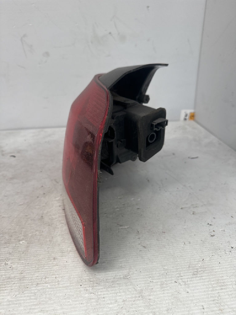 RH tail light photo 4