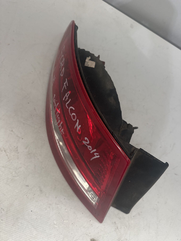 Lh Tail Light photo 2
