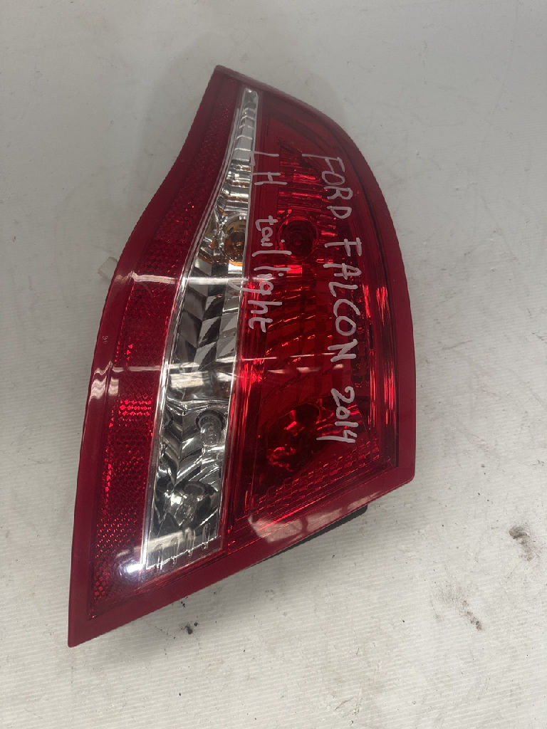 Lh Tail Light photo 3