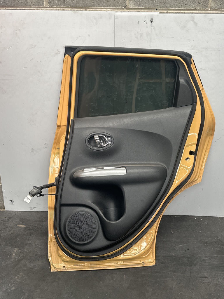 Rh Rear Door photo 3