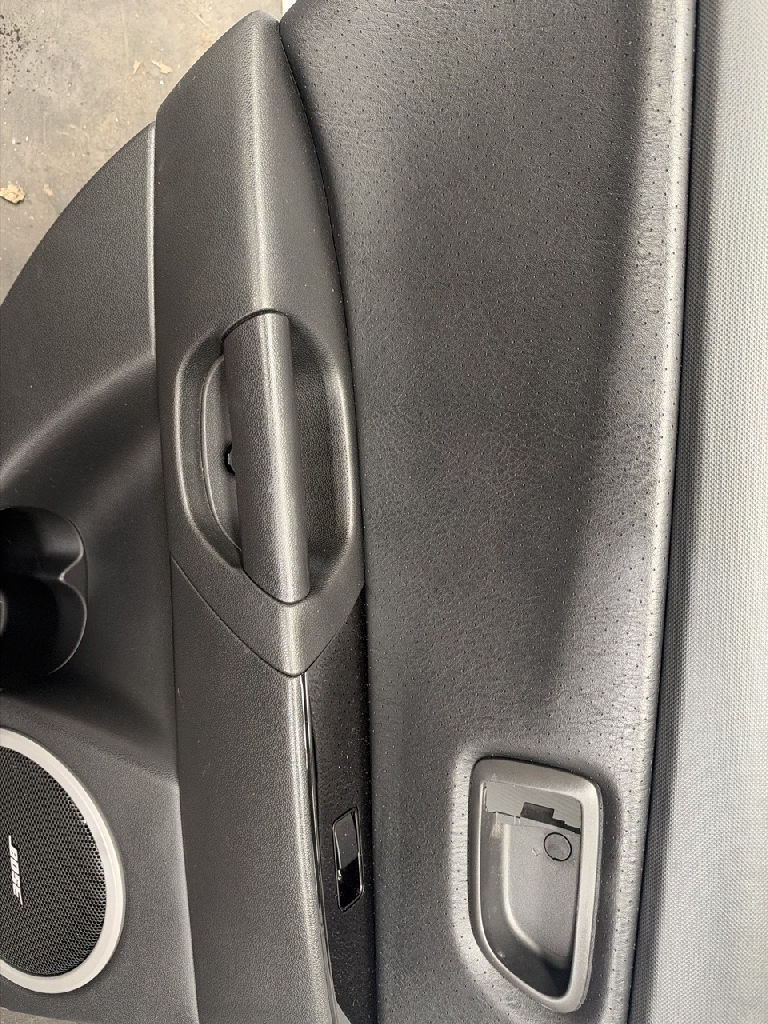 Lh Rear Door Trim photo 4