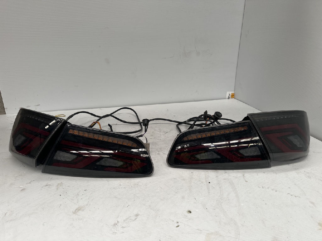 Tail Light Set