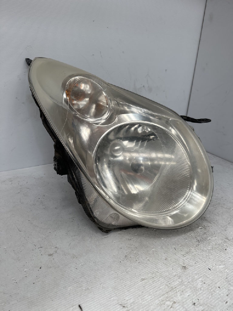 Rh Head Light photo 2