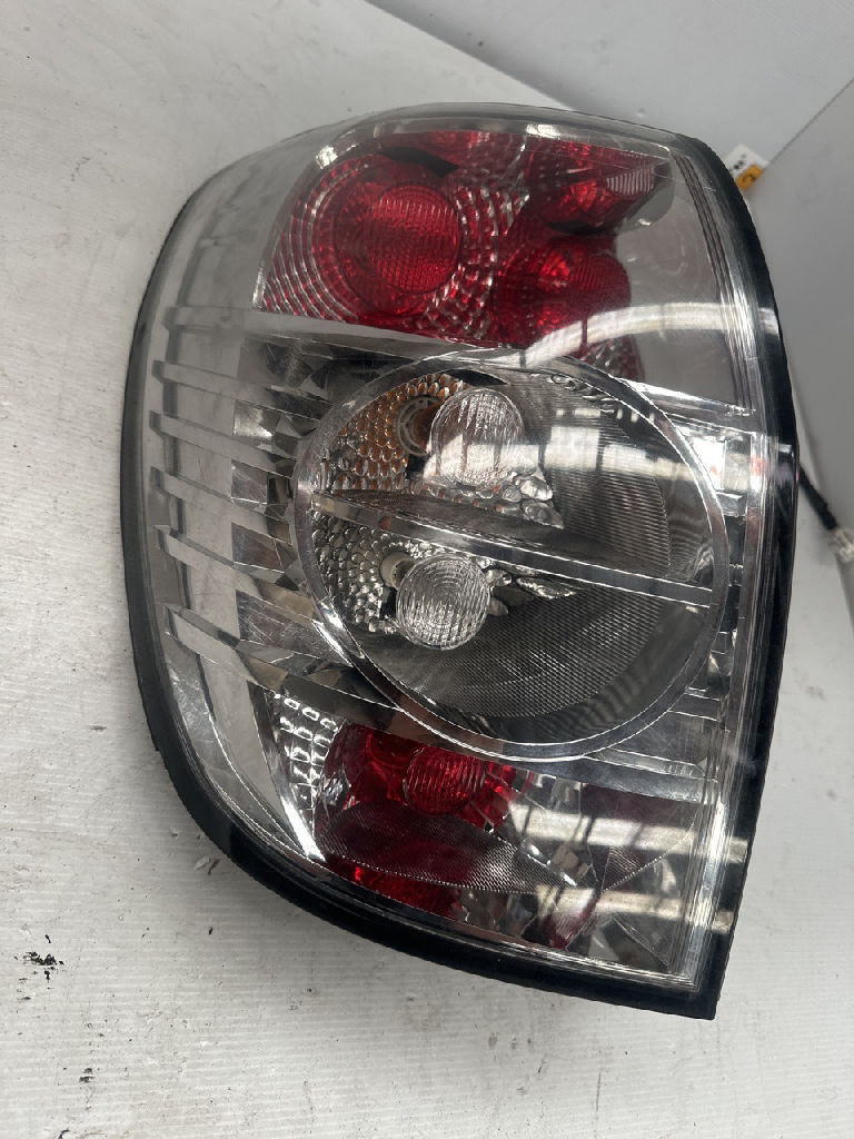 Lh Tail Light photo 2