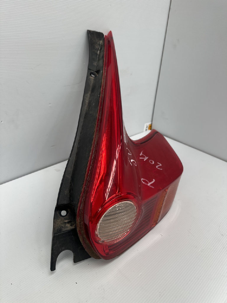 RH tail light photo 4