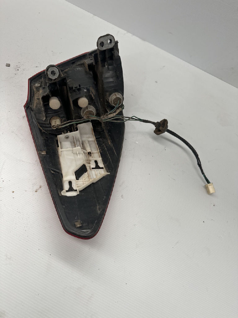Rh Tail Light photo 2