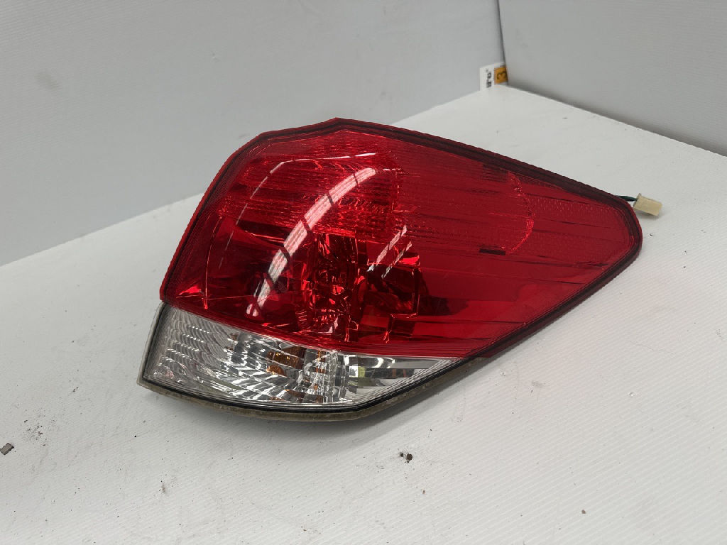 Rh Tail Light photo 3