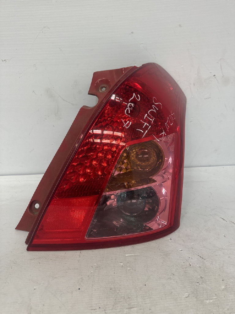 RH tail light