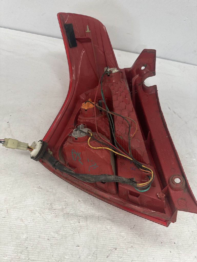 RH tail light photo 2
