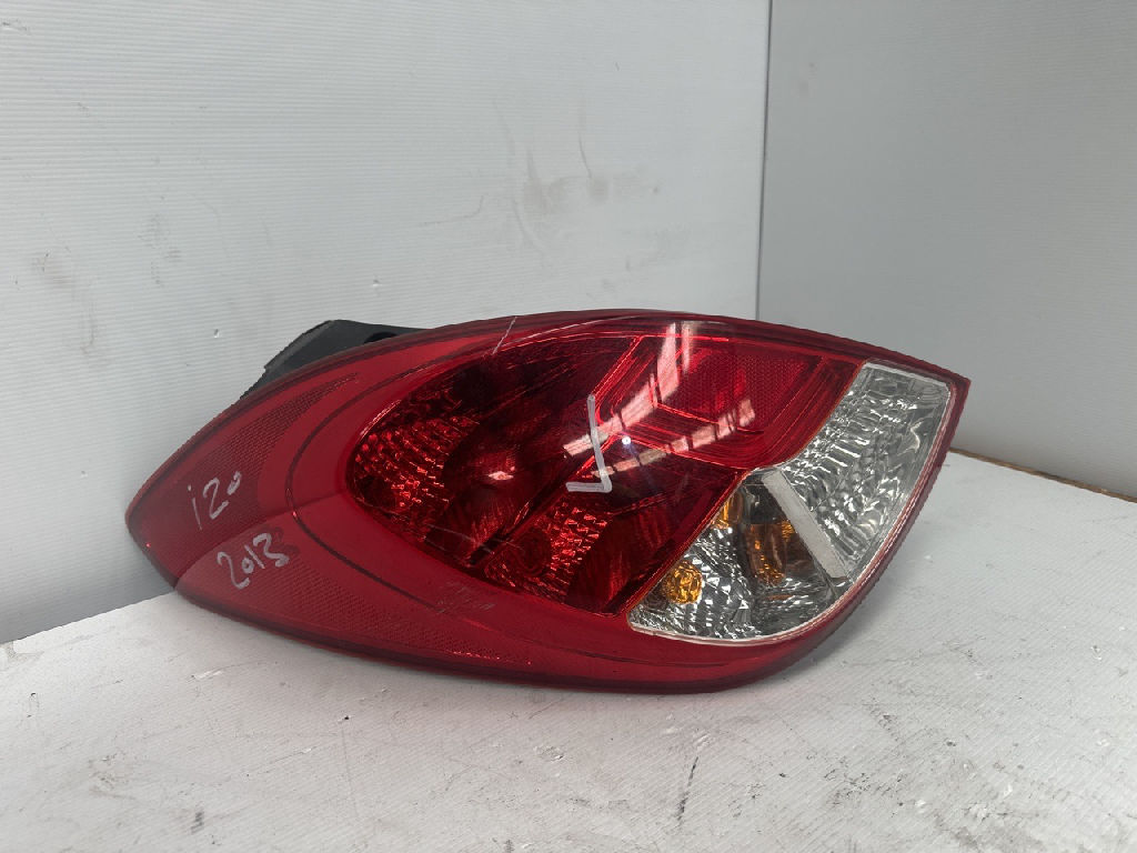 Lh Tail Light photo 3