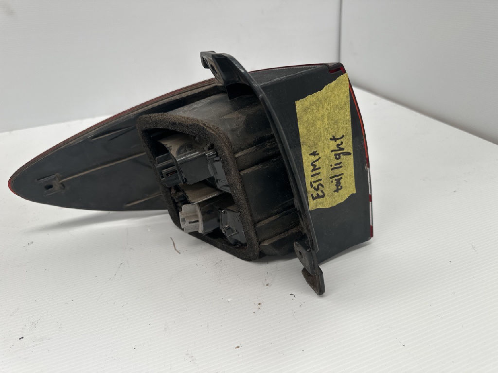 Rh Tail Light photo 2