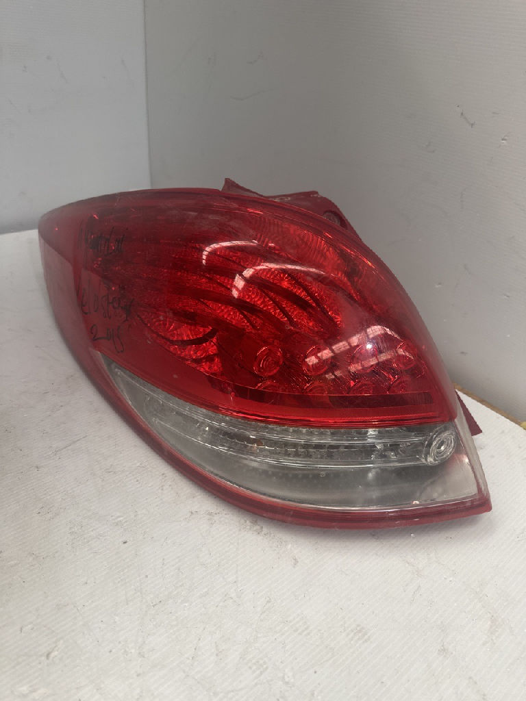 Lh Tail Light photo 2