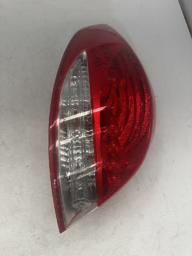 Lh Tail Light photo 4