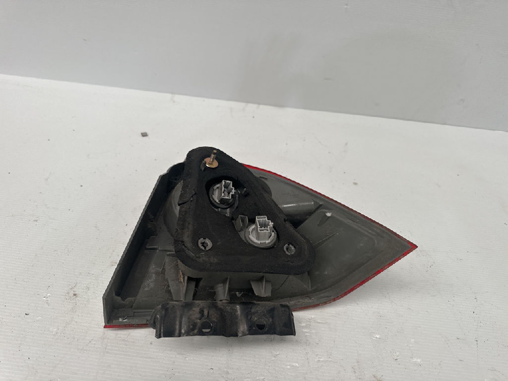 Lh Tail Light photo 2