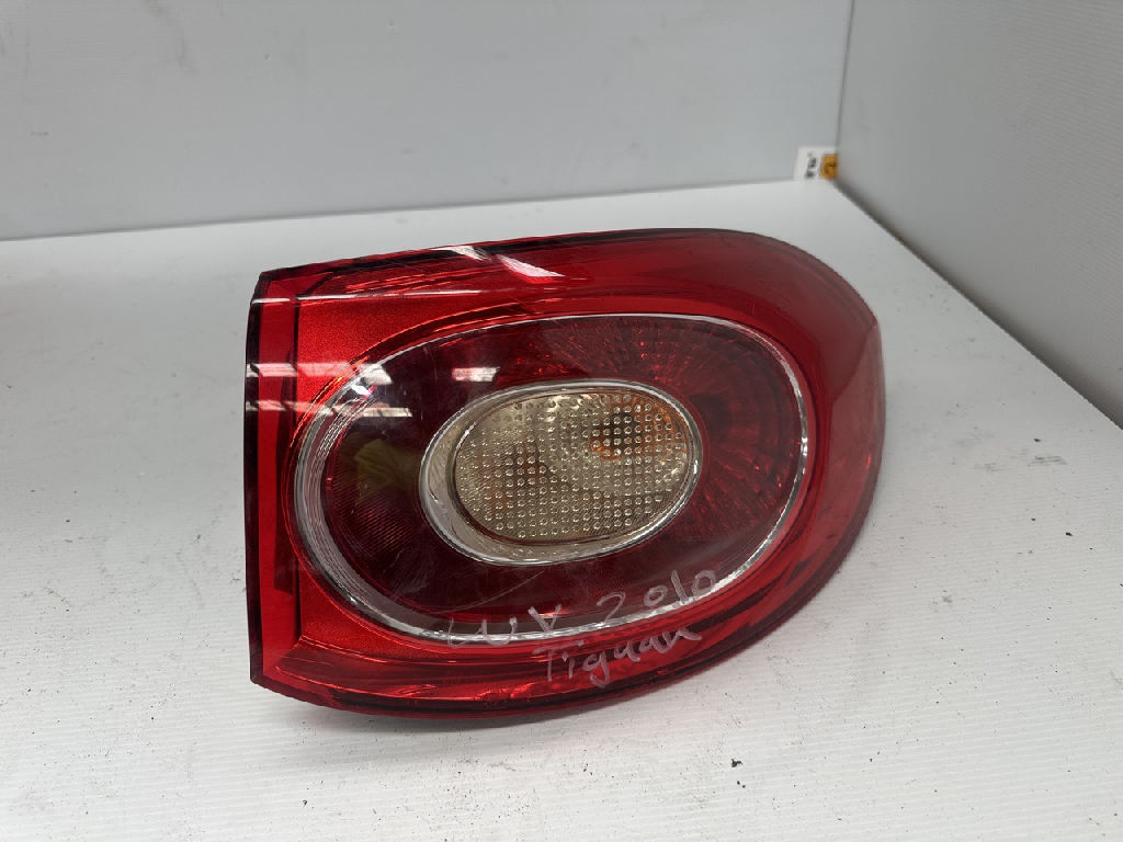 RH tail light