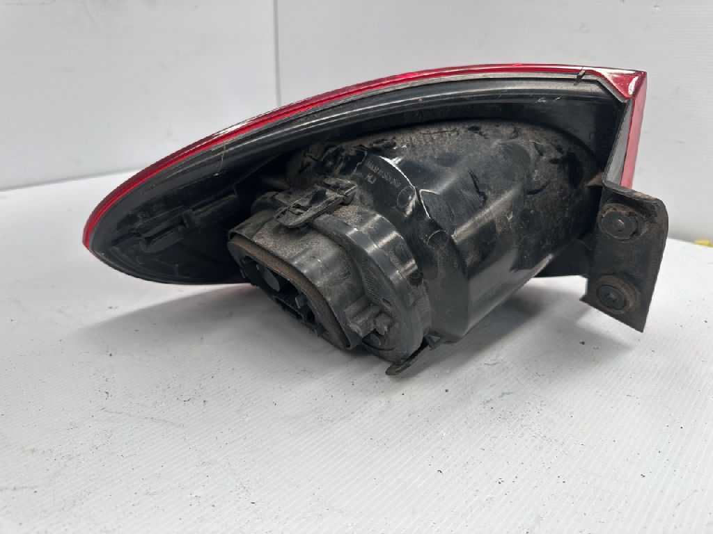 RH tail light photo 2