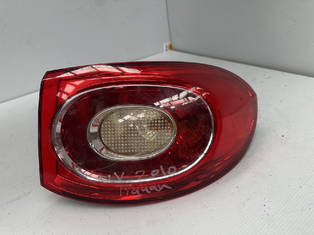 RH tail light photo 4