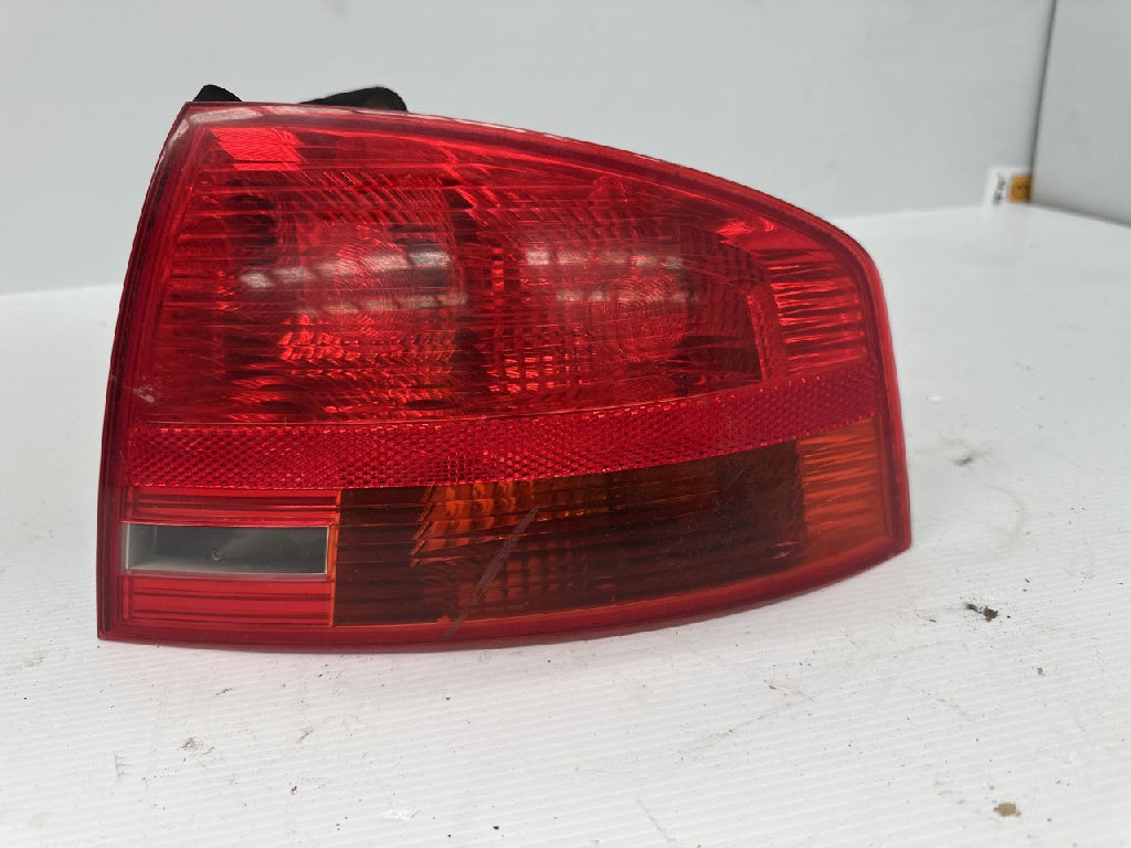 Rh Tail Light photo 4