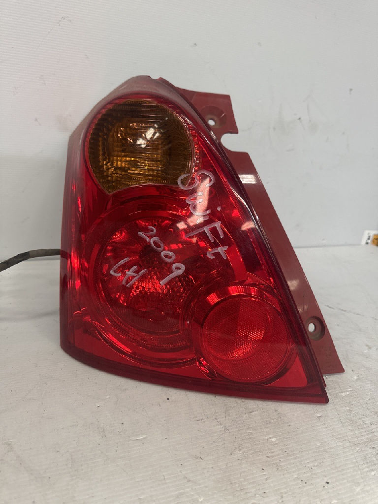 Lh Tail Light photo 2