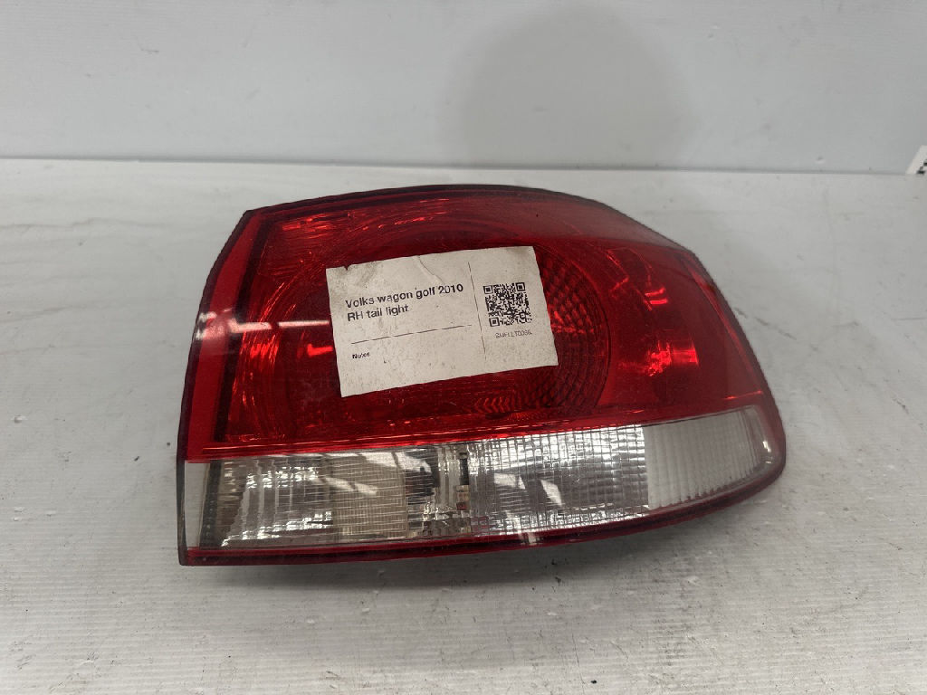 RH tail light