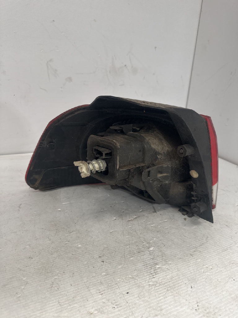 RH tail light photo 4