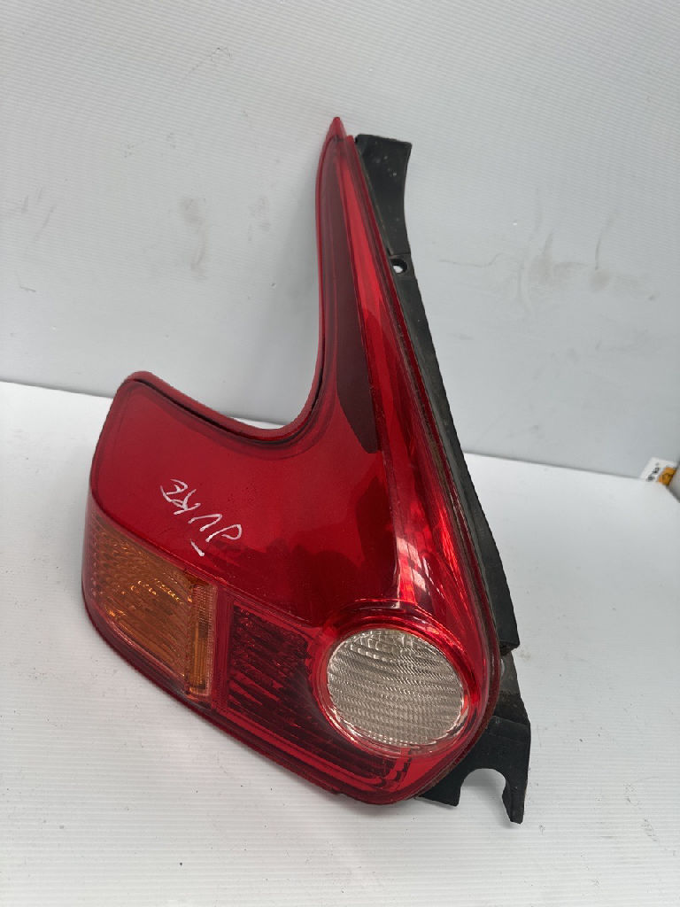 Lh Tail Light photo 2