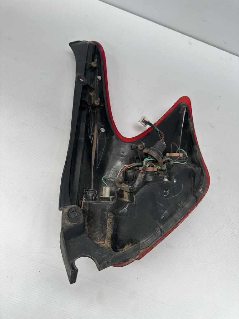 Lh Tail Light photo 4