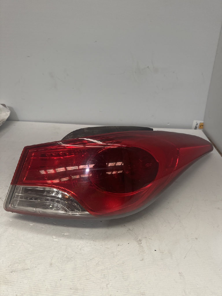 Lh Tail Light photo 2