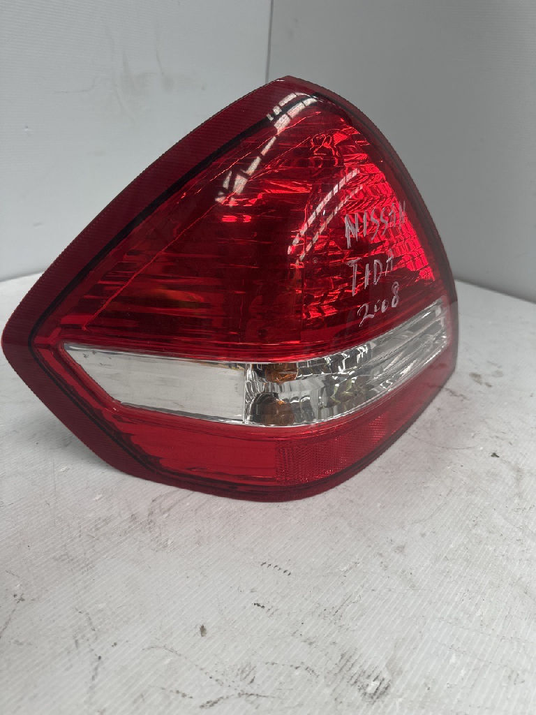 Lh Tail Light photo 2