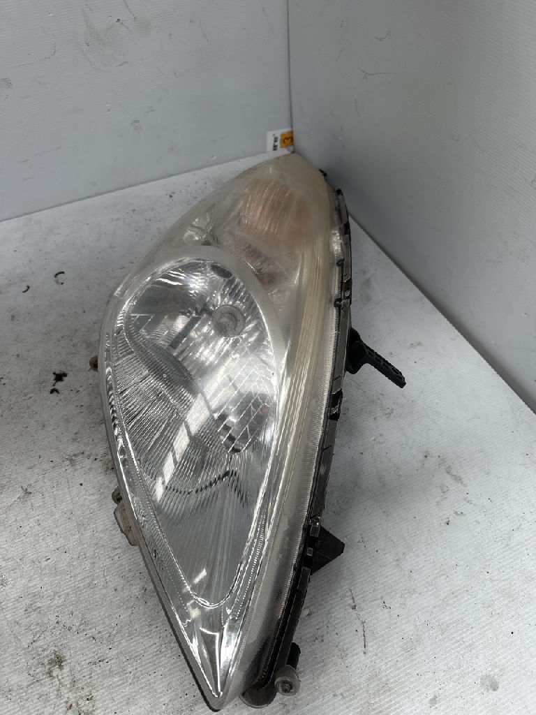 Rh Head Light photo 3