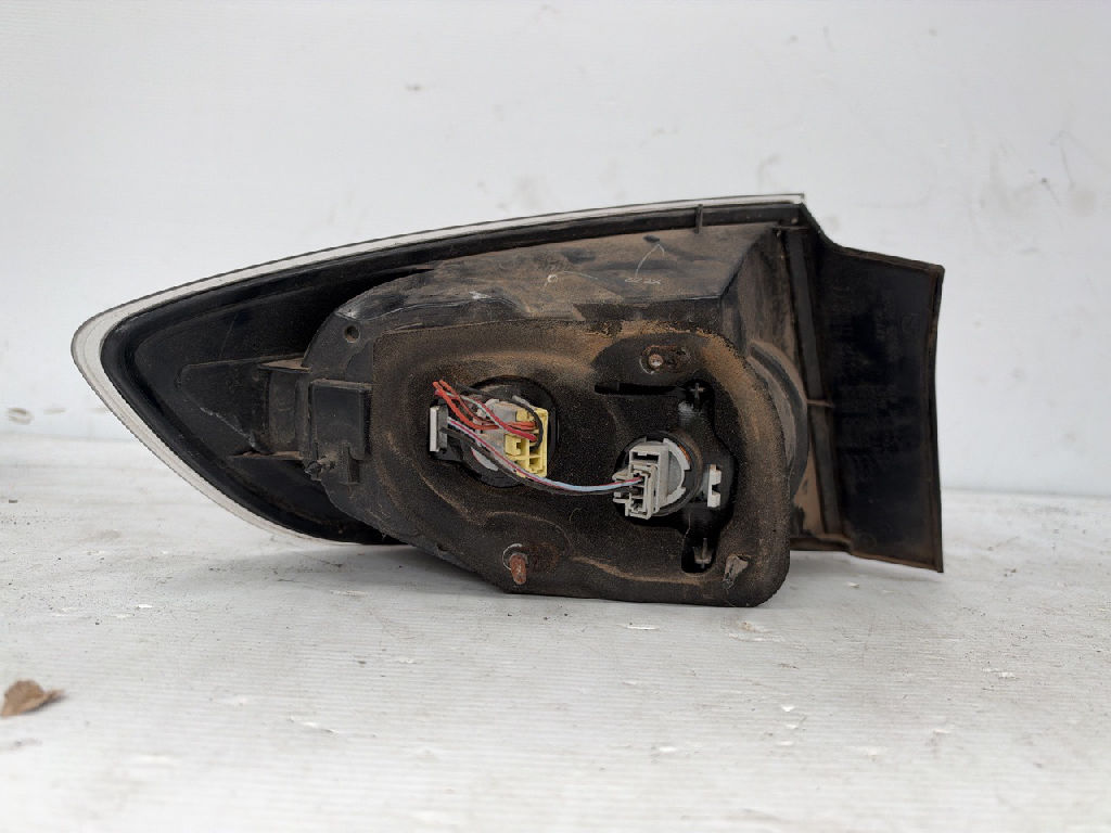 RH tail light photo 2