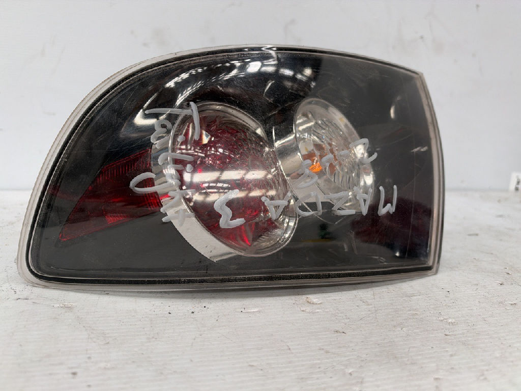 RH tail light photo 3