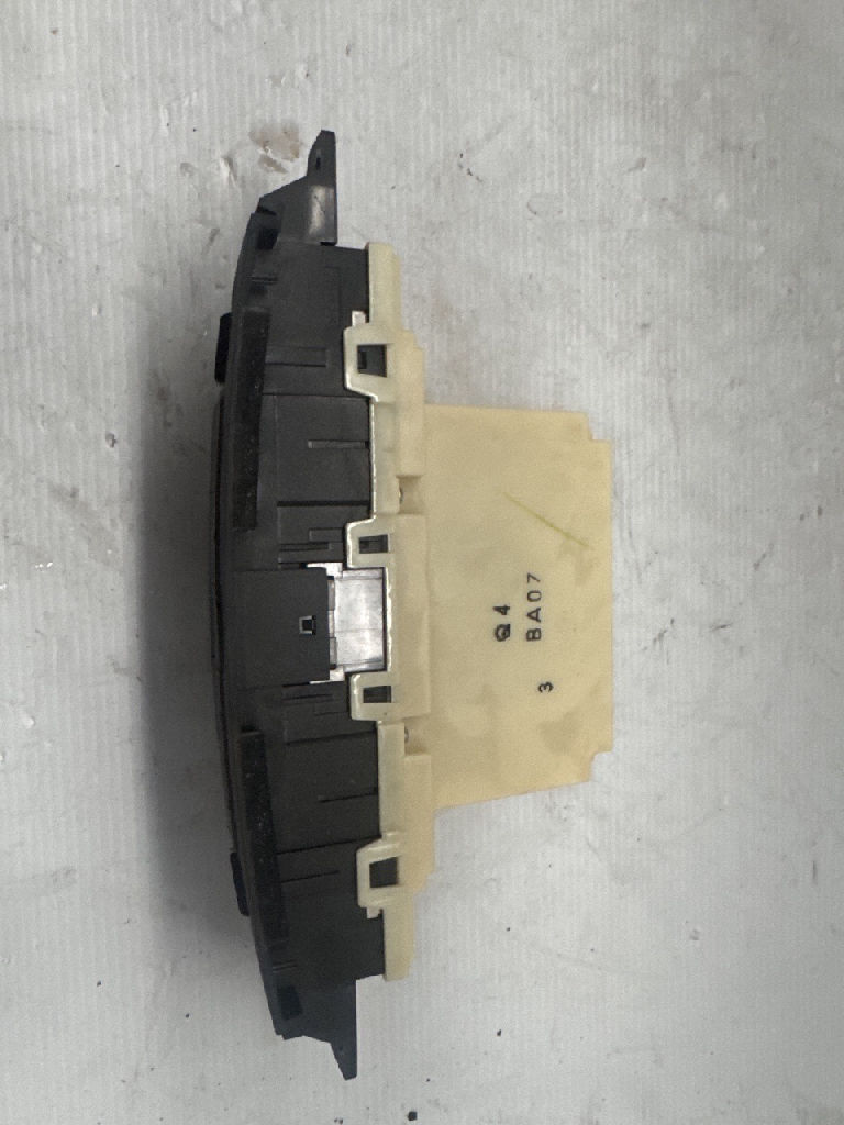 Climate Control Switch photo 2