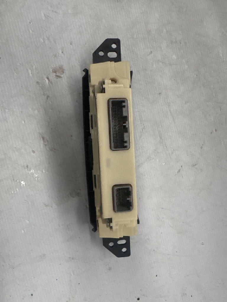 Climate Control Switch photo 3