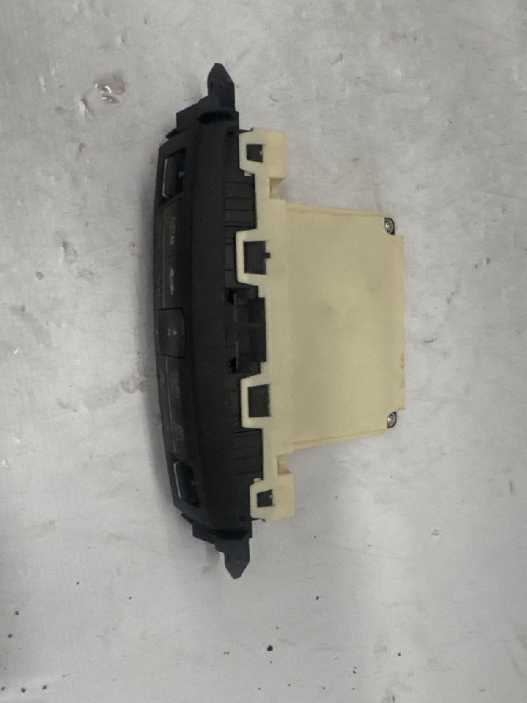 Climate Control Switch photo 4