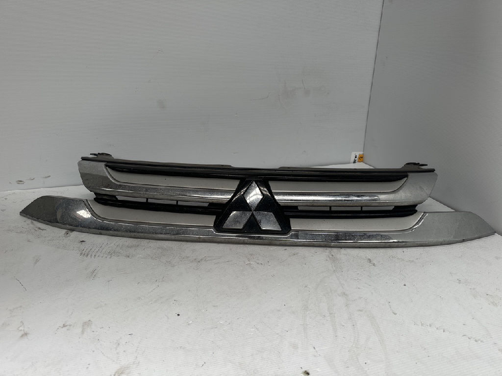 Front upper Grill