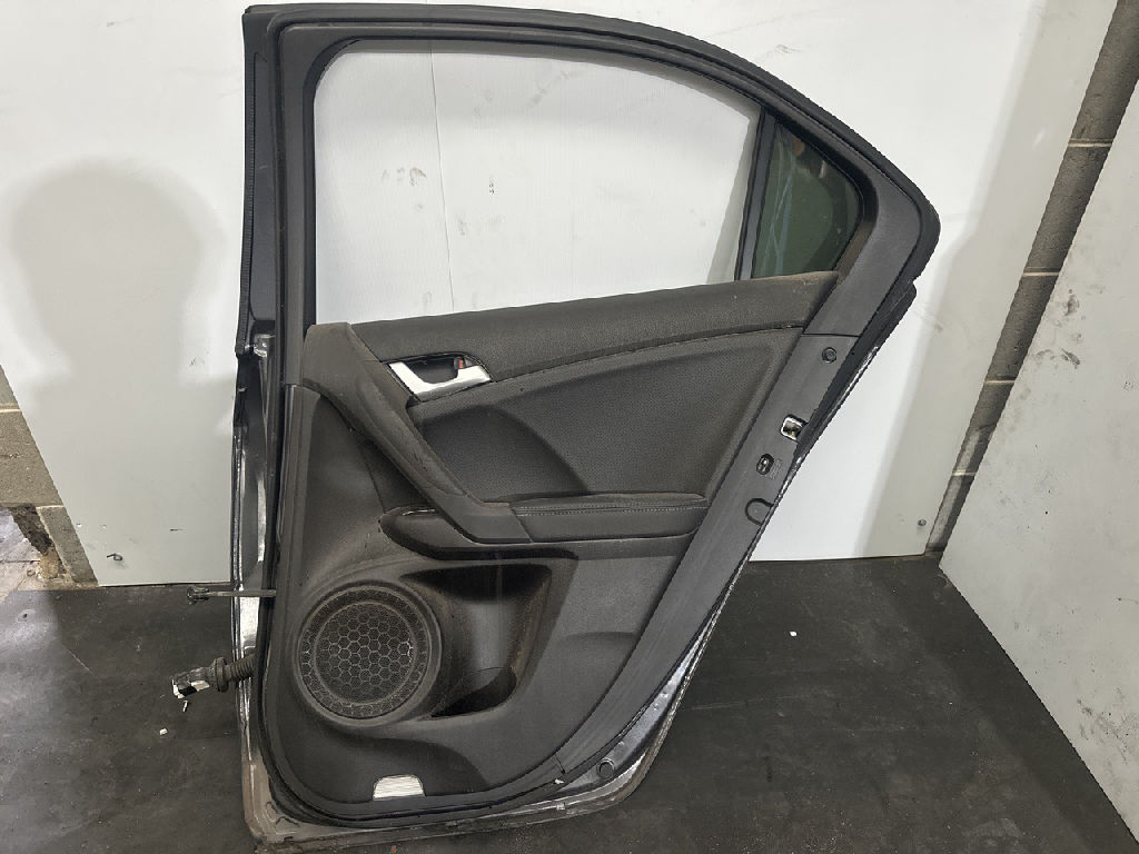 Rh Rear Door photo 2