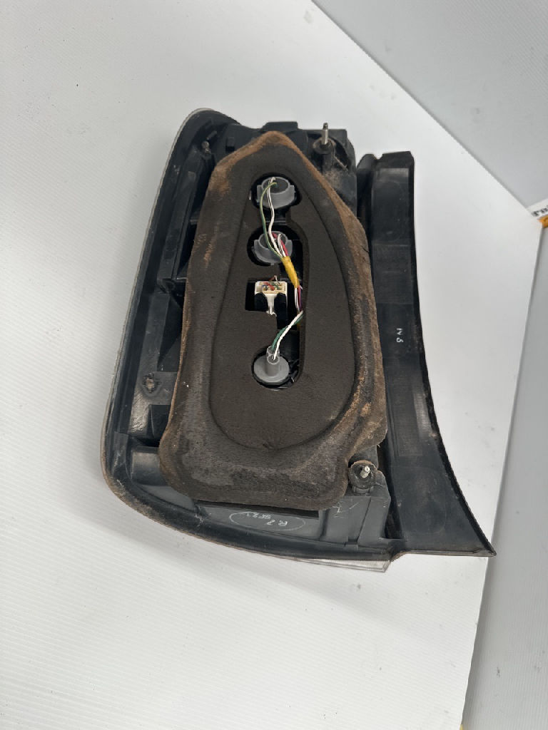 Lh Tail Light photo 2