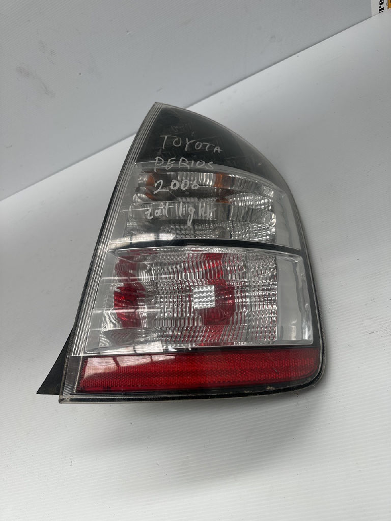 Lh Tail Light photo 3