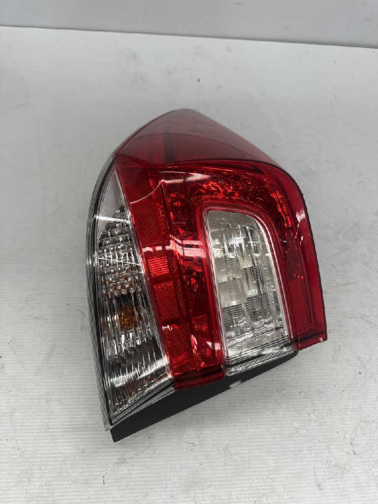 Lh Tail Light photo 2