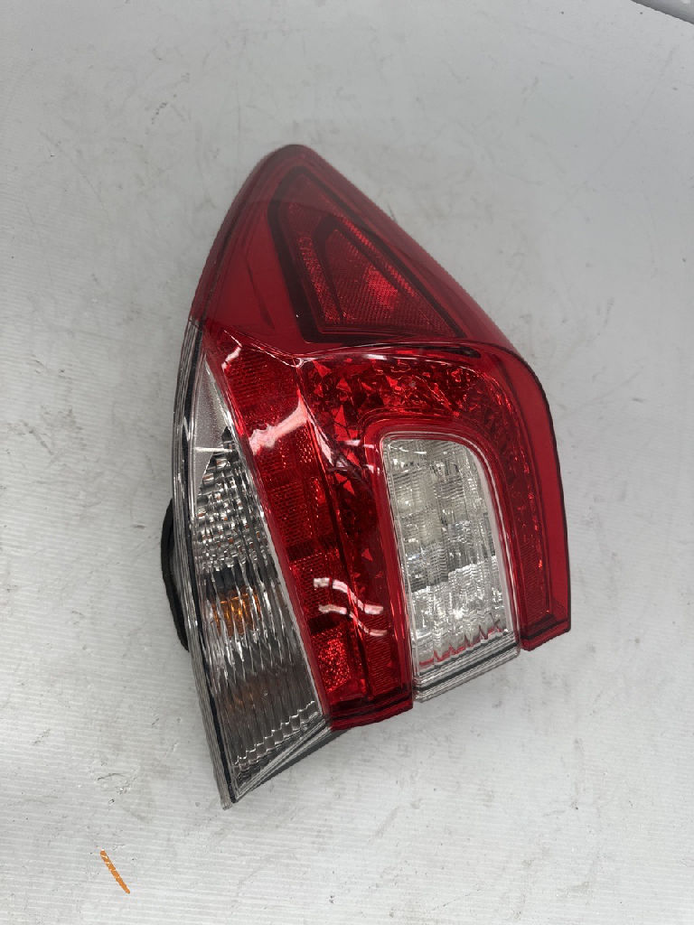 Lh Tail Light photo 4