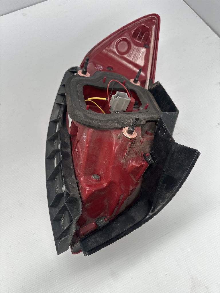 RH tail light photo 3