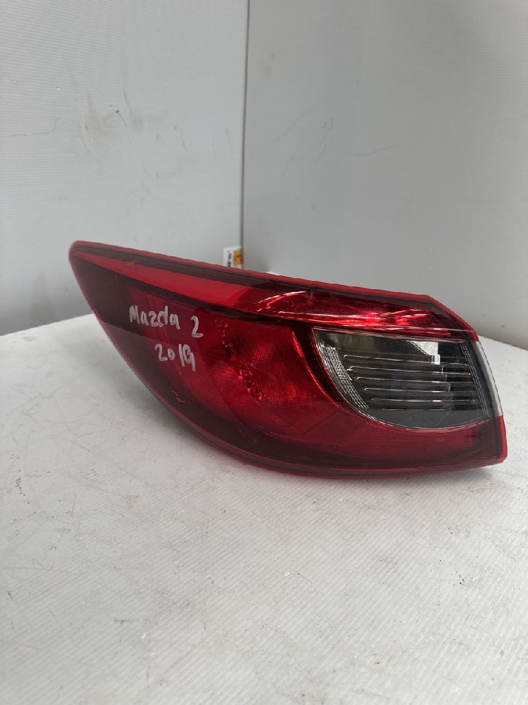 Lh Tail Light photo 2