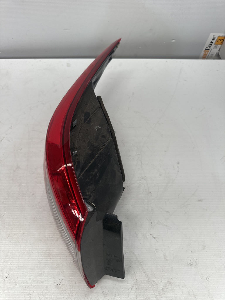 Lh Tail Light photo 3