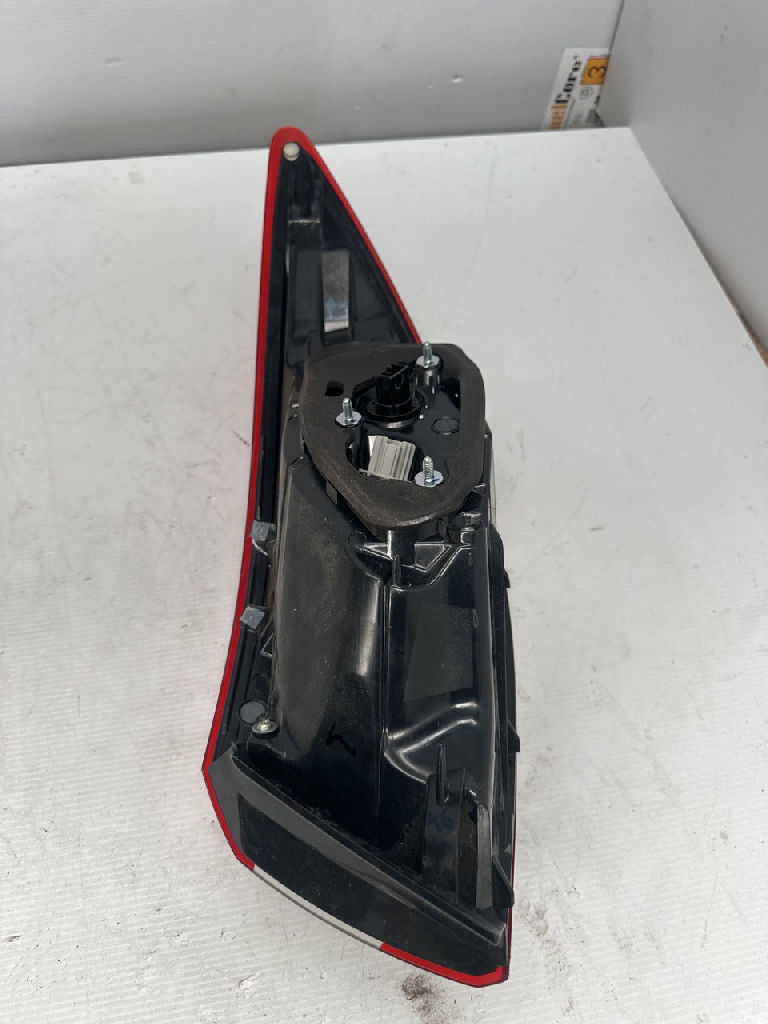 Lh Tail Light photo 5