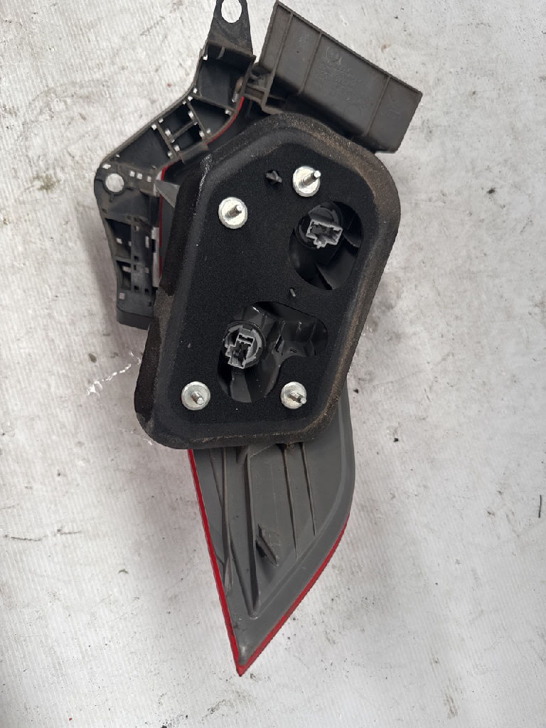 Lh rear tail light photo 3