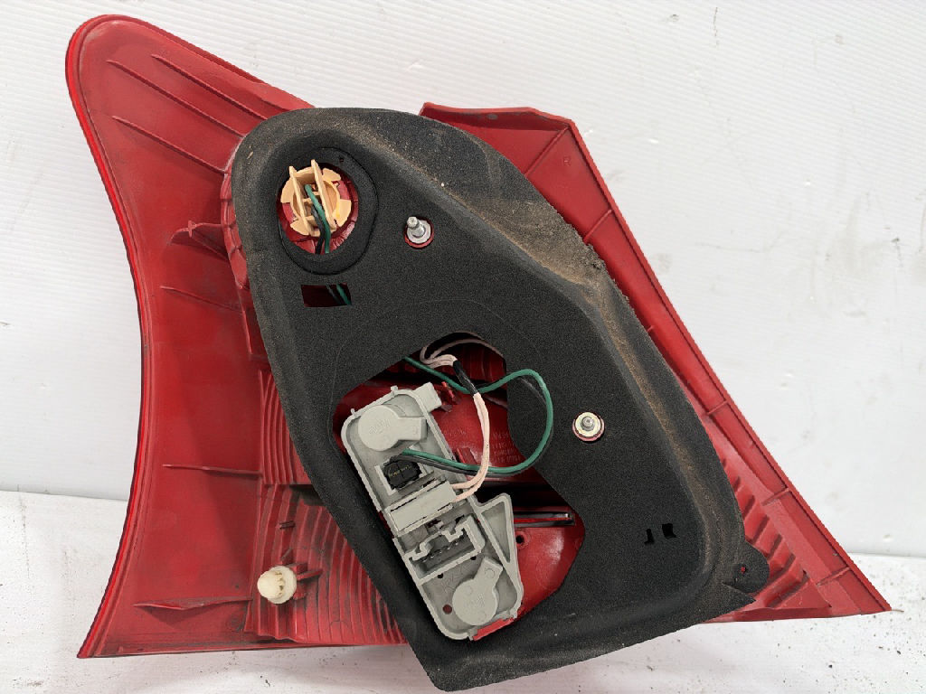 RH tail light photo 2